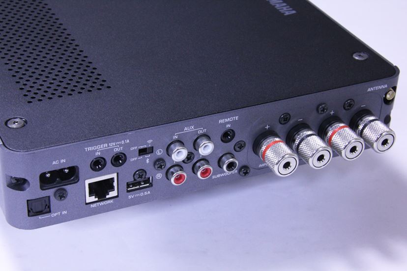 デスクトップオーディオに最適な小型プリメインアンプ注目6機種を試す