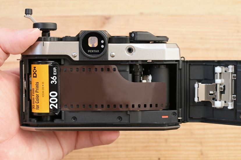 温故知新の新型フィルムカメラ「PENTAX 17」で写真撮影の醍醐味を