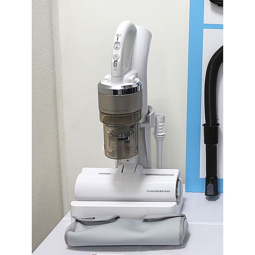 東芝 ふとんクリーナー VC-CLF1-W ついに出た！ これが東芝初の布団