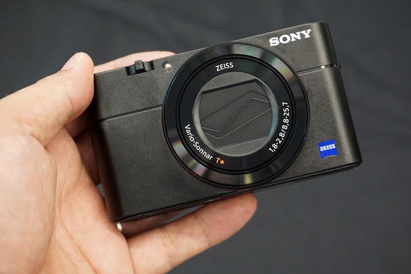 値下げしました！】SONY RX100 V コンパクトデジタルカメラ rx100v