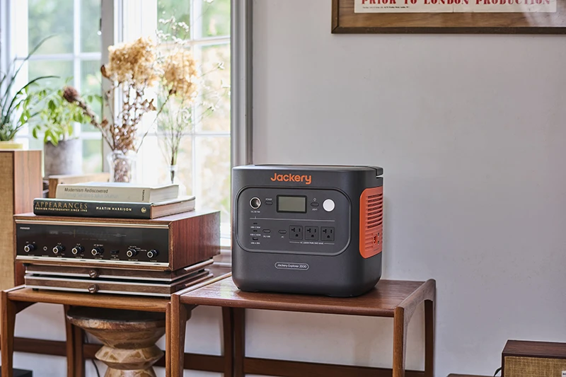 価格.com - [PR企画]軽量・コンパクトになったJackeryの最新ポータブル電源