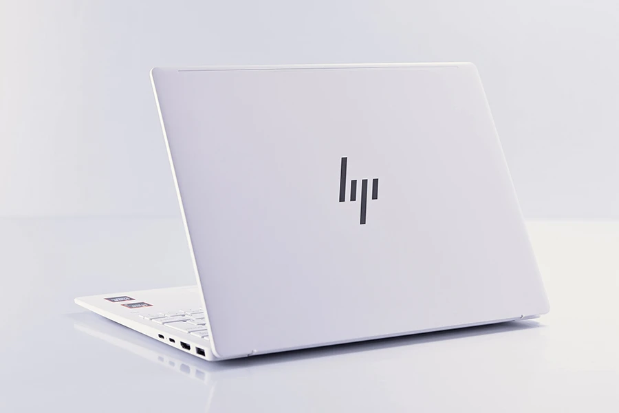 価格.com - [PR企画]次世代AI PC「HP OmniBook 7 Aero 13-bg」徹底レビュー