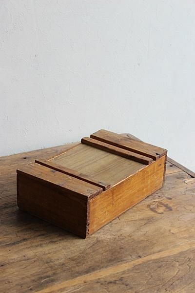 日本道具箱 - アンティーク・古道具・暮らしの雑貨店 京都