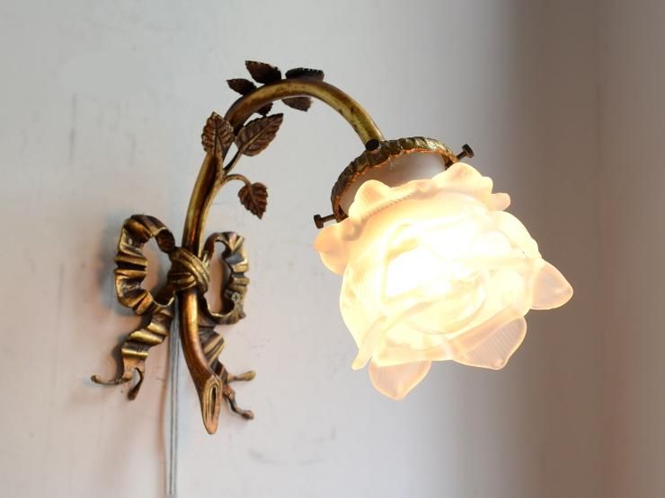 花びらモチーフガラスシェード 真鍮ウォールランプ｜アンティーク照明