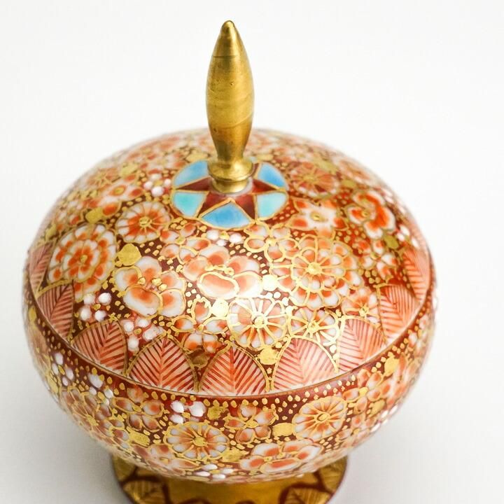 蓋器 赤絵金襴花詰 / 高 聡文 ｜九谷焼の販売専門店 陶らいふ