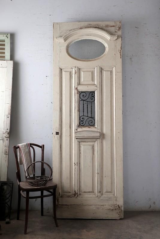 オーバルガラスのアンティーク扉 アイアン飾り小窓付 - フランス