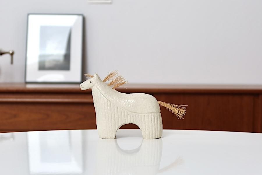 フィンランドで見つけた陶器の馬の置物/ホワイト - まいにち北欧道具