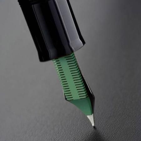 DELTA Vintage Acid-green 万年筆 字幅F DELTA Vintage Acid-green