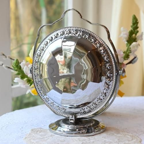 英国 】エンボスと透かしのケーキスタンド Queen Anne バタフライ式