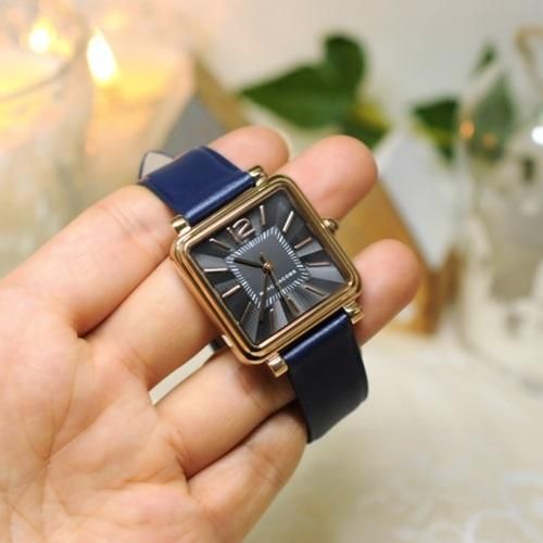 箱付き・電池交換済】 MARC JACOBSレディースウォッチブラック 箱付き