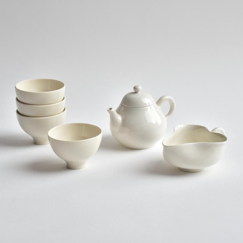 砥部焼淡黄磁茶器 - わより