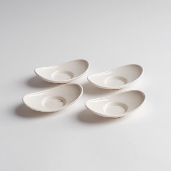 砥部焼淡黄磁茶托 - わより