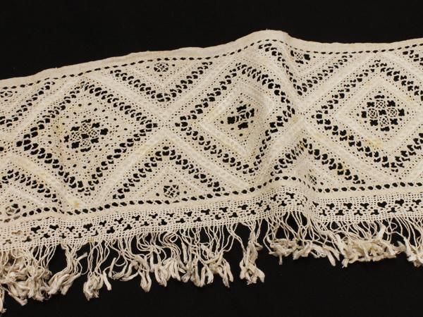 カットワーク刺繍レース - 西洋骨董・アンティーク レース・ドール