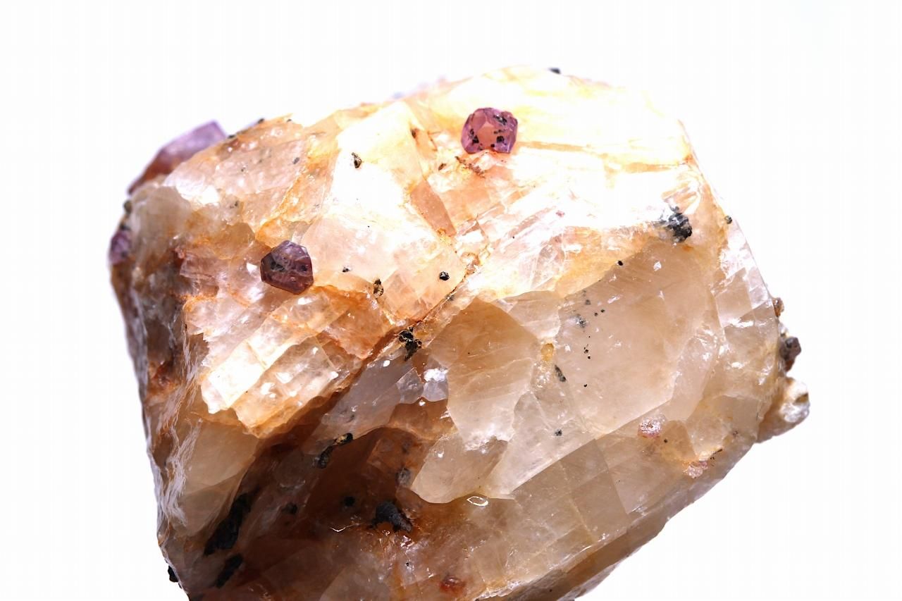 パキスタン産ルビー原石[母岩付き] RUBOR-008｜情熱を高める勝利の石