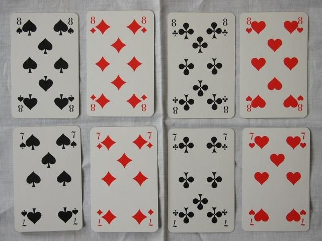 鮮やかな色彩と絵柄のトランプ - アンティーク食器と雑貨のお店 lincs