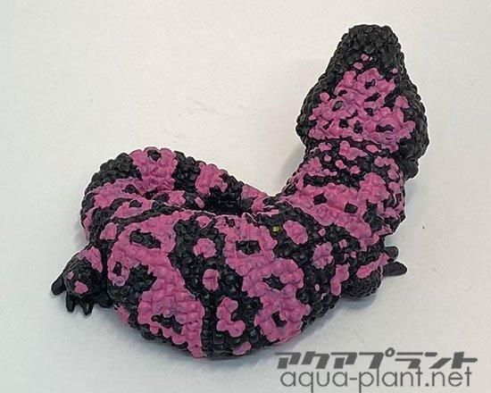 彩色版アメリカドクトカゲ(伏）根付ストラップ - アクアプラント