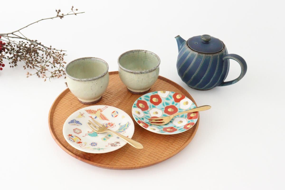 九谷焼 虚空蔵窯（石川県能美市）緑地に椿柄 皿2種4枚組 九谷焼 虚空蔵