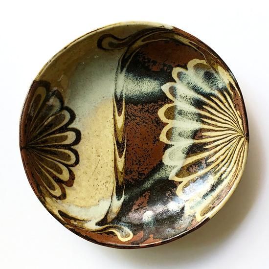 Vintage Japanese Folk Art: 練上鶉手深皿 / 上田恒次 - Swimsuit