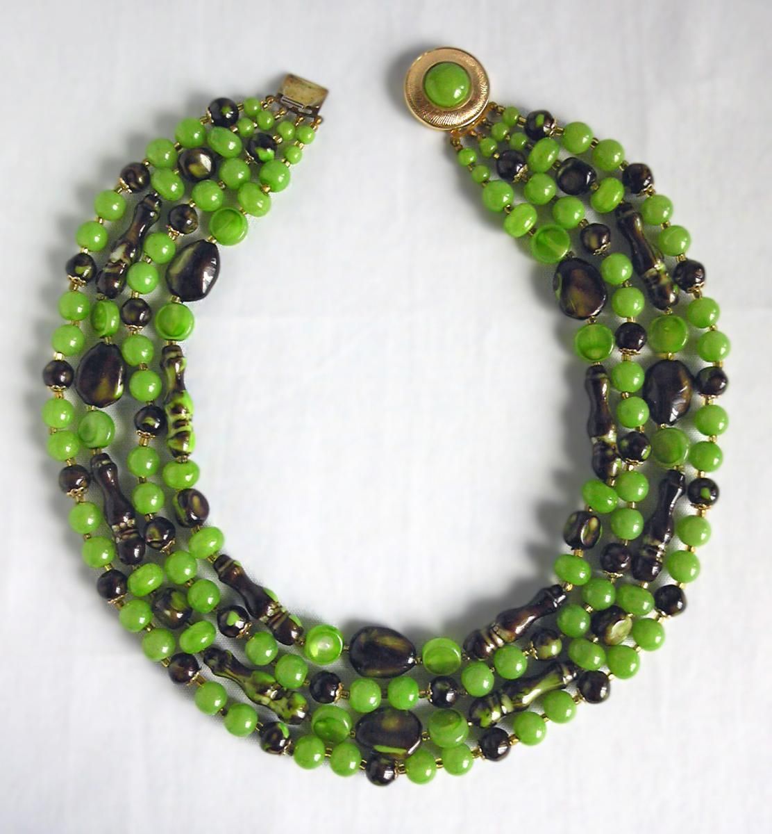 翡翠（ひすい）と瑪瑙（めのう）のアートビーズ4連ネックレス - 英国