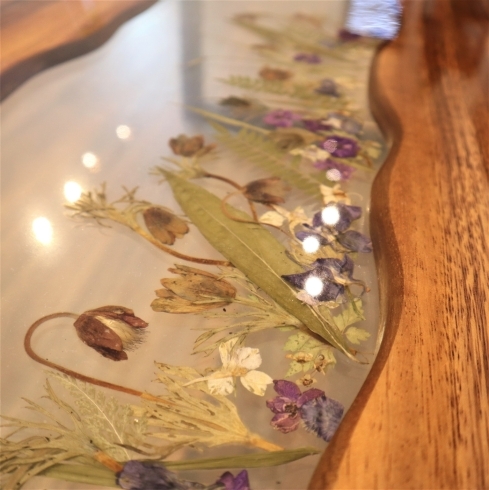 ドライフラワーのレジンローテーブル]レジンテーブル、リバーテーブル