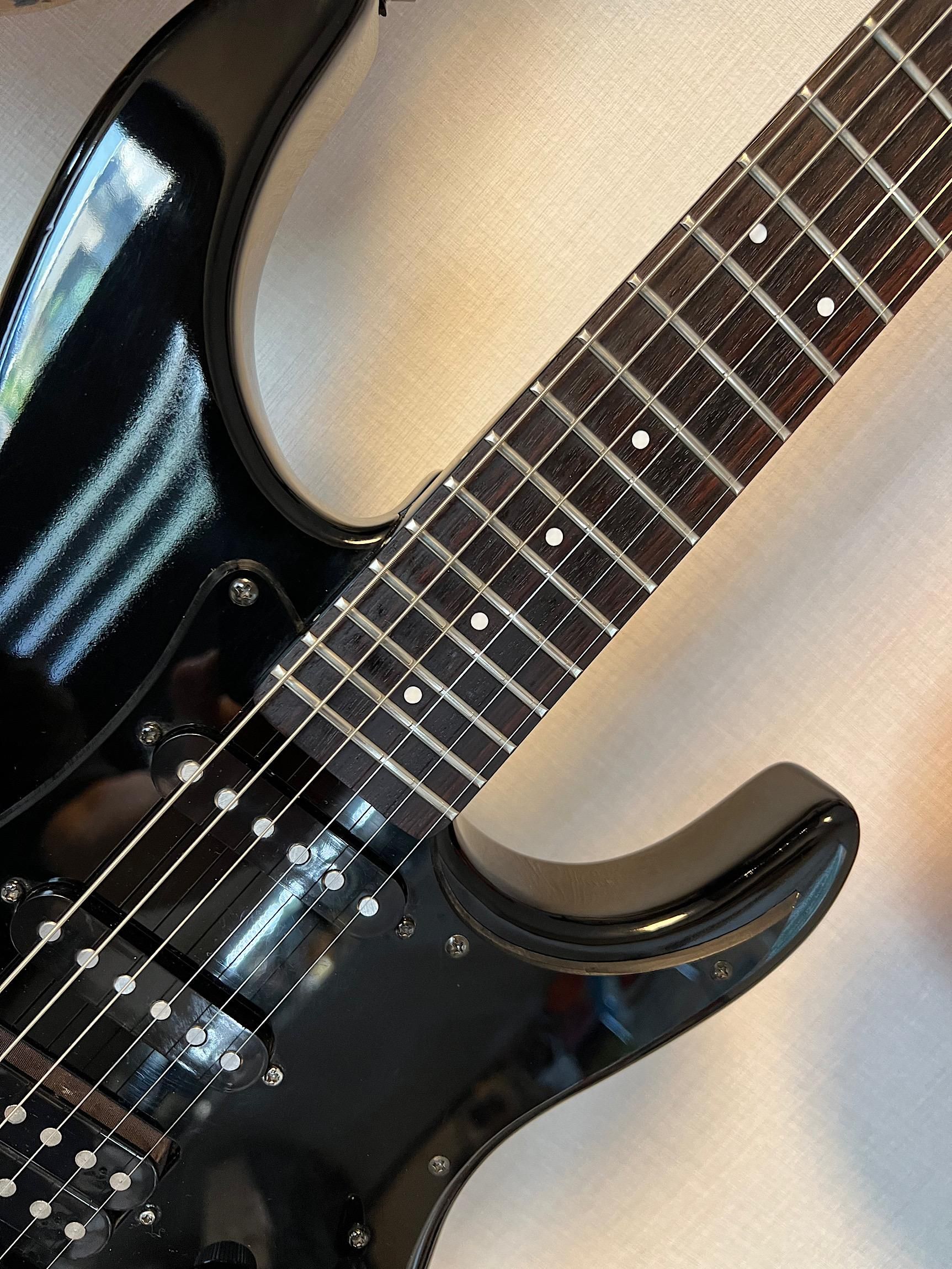 FERNANDES FR-55 80年代のリボルバーFR-55！小ぶりなボディに24