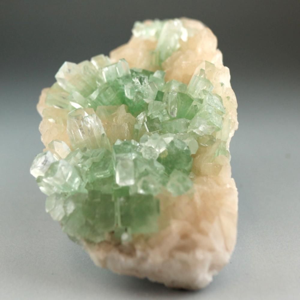 グリーンアポフィライト約110g／インド産 - 鉱物・天然石通販｜天然石