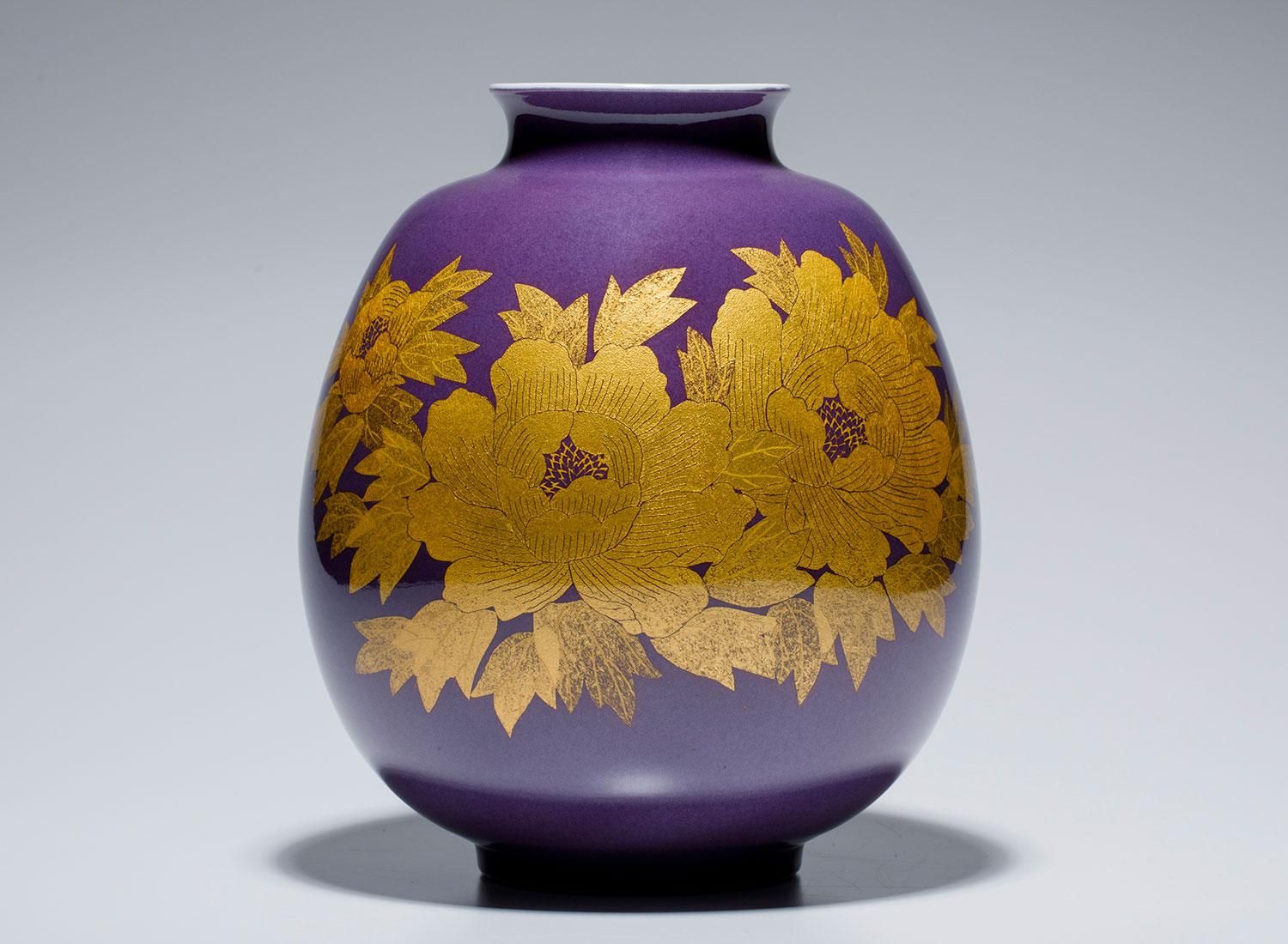 人間国宝 吉田美統『紫地 釉裏金彩 牡丹文 飾皿』 約30㎝ 管理Y31 人間