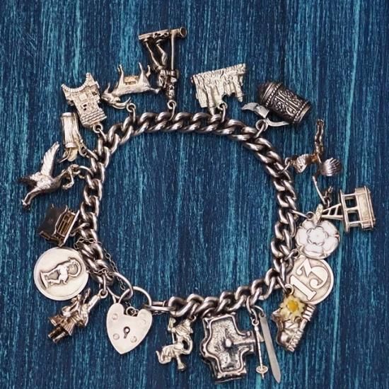 イギリス製 ヴィンテージシルバーチャームブレスレット