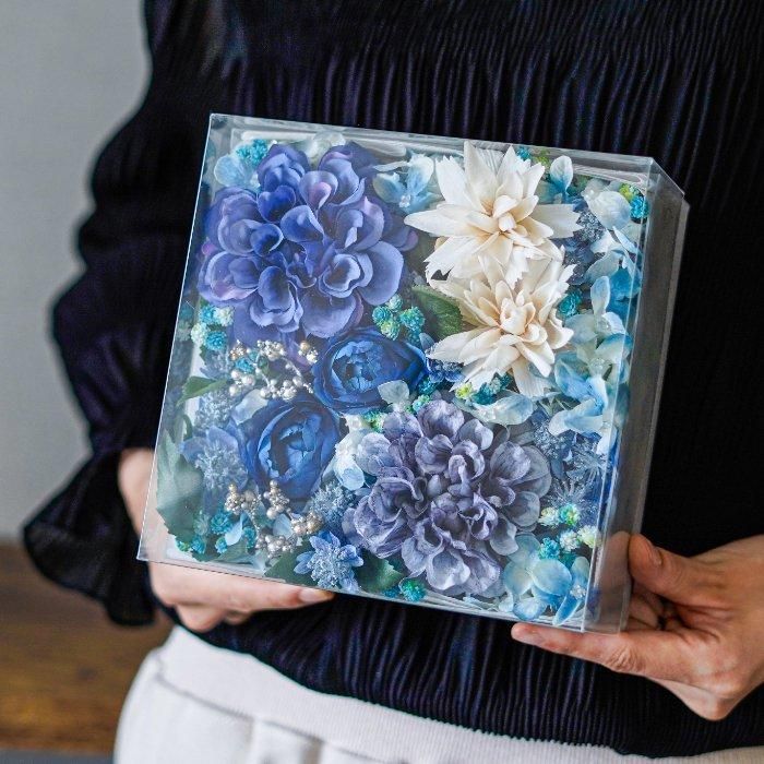 ダリアとローズの Blue Flower BOX アレンジメント 造花 アーティ