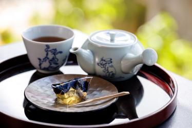 丹波黒豆羹 | 若水オリジナル 4個入り - 宝塚温泉ホテル若水 公式