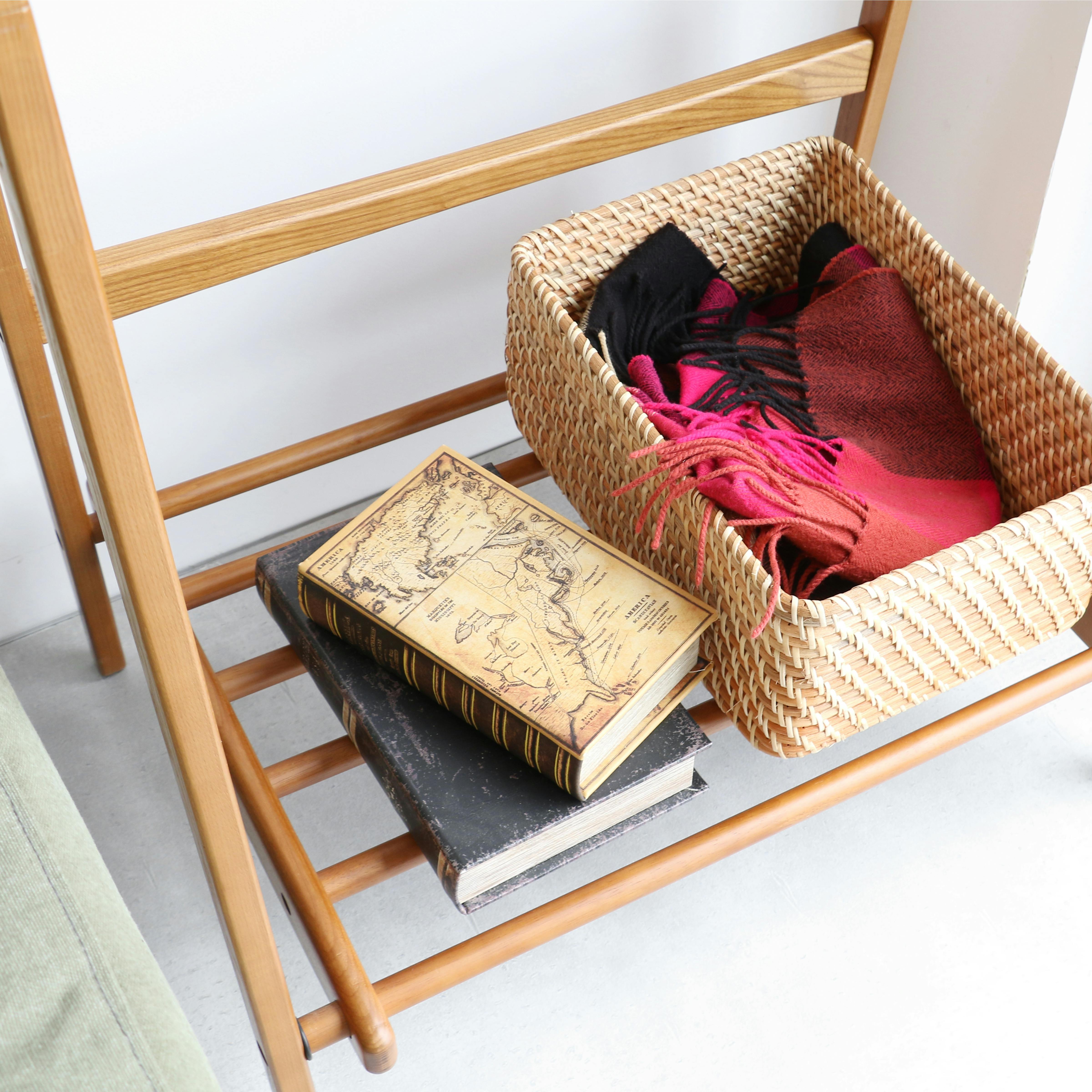 アンティークテイストの折りたためるハンガーラック Folding Hanger