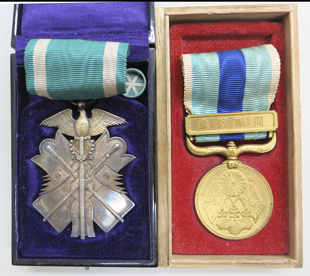 貨幣博物館 | 功七等金鵄勲章 明治三十七、八年従軍記章2点組 賞状付