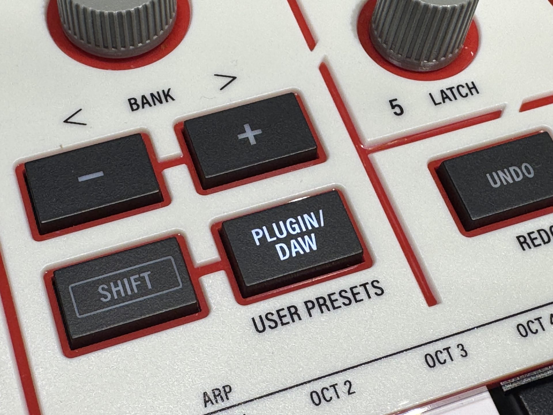 AKAI MPK mini Ⅳ(MK4) リーズナブル・多機能なミニサイズ25鍵盤仕様の