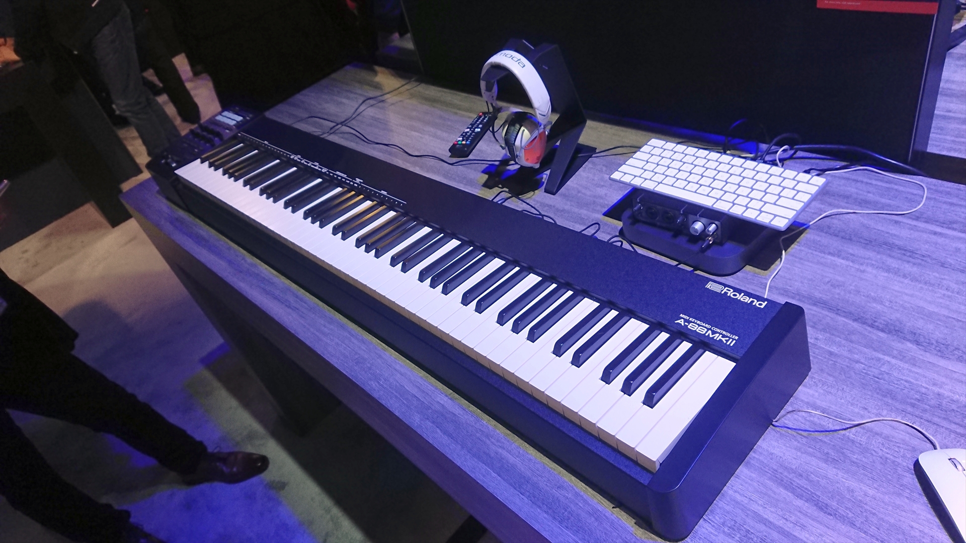 Roland A-88MKII （MK2）| MIDI2.0にも対応！スリムなデザインの 88