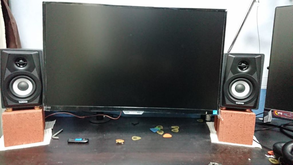 TASCAMのスピーカーVL-S3レビュー PC音楽に低音の迫力 | SOUNDRAWER