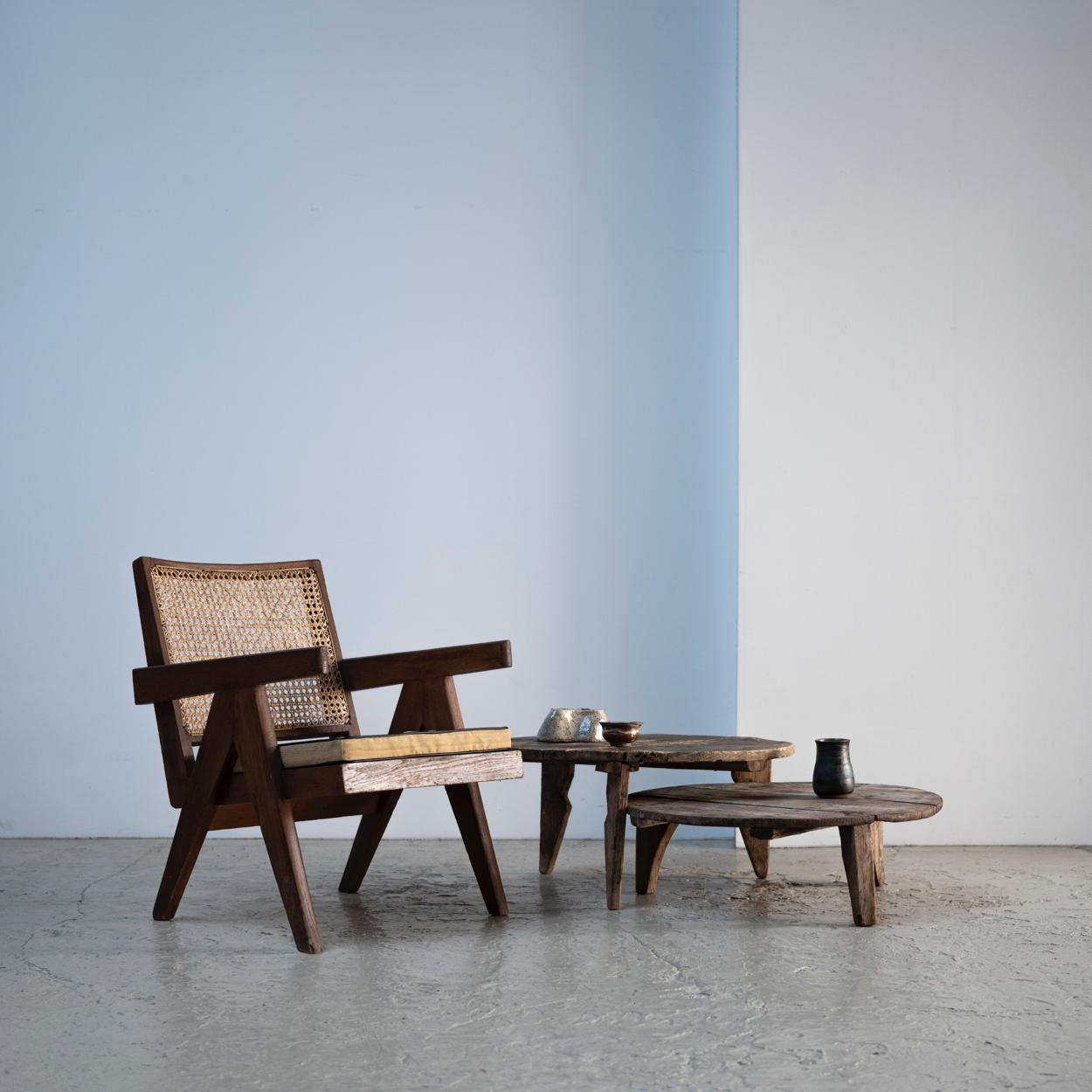 Pair of Primitive Coffee Table - Objet d' art