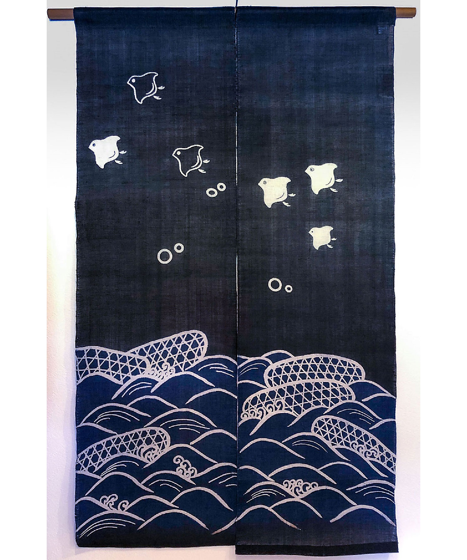 型染め のれん 人気 本麻 鬼瓦の図 M-00516 / のれん 暖簾 麻 藍染