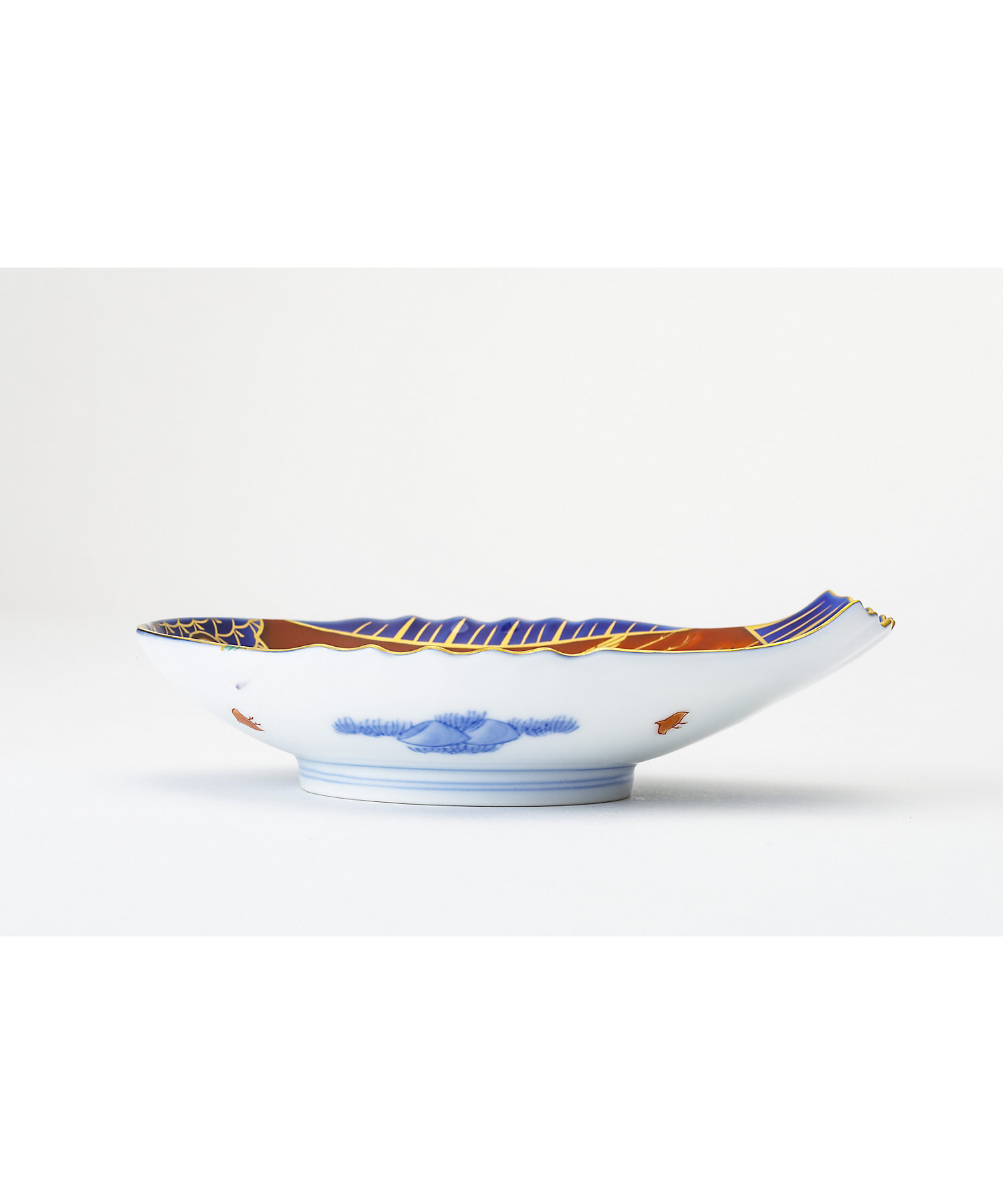 染錦手波鶴紋 魚型皿 小 | 深川製磁/フカガワセイジ | 三越伊勢丹
