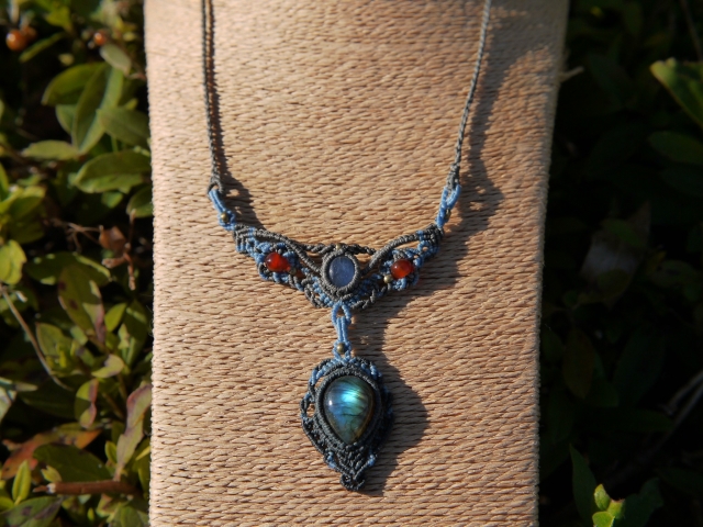 さいたま 大宮 | 天然石 パワーストーン 販売店|石の記録 / マクラメ