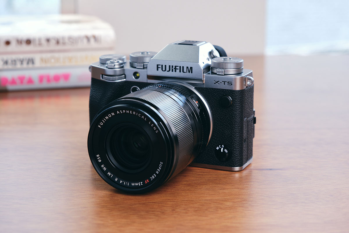 フジノンレンズ『XF35mmF1.4 R』× 存在感や表情を捉えるポートレート