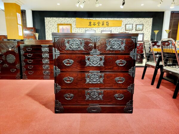 欅玉杢使用 | 岩谷堂箪笥｜ショールーム【公式】