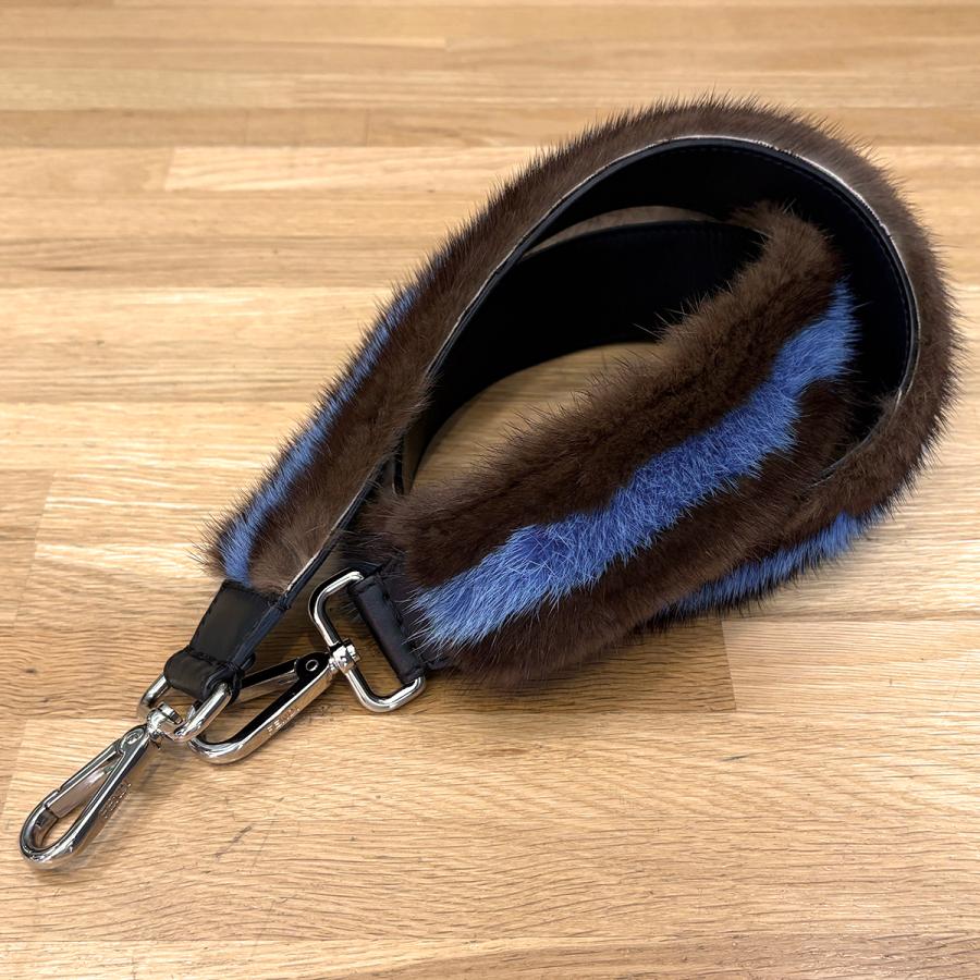 FENDI（フェンディ） 【超美品】フェンディ ストラップユー ミンク