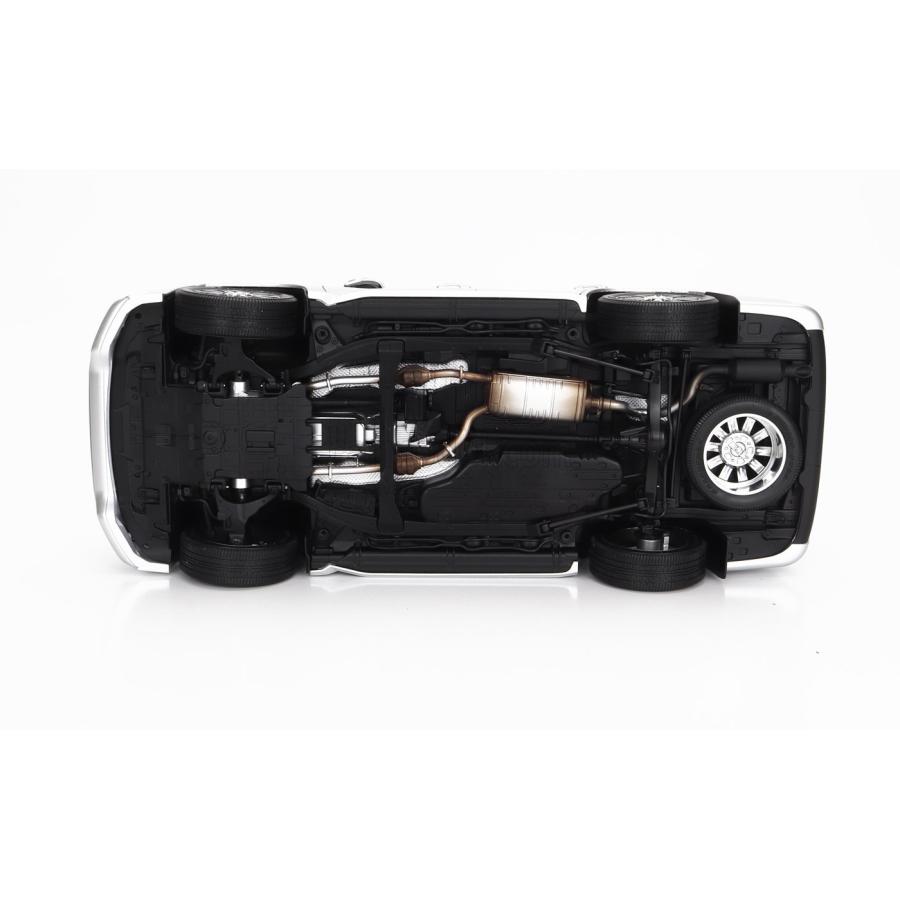 トヨタ（TOYOTA） ミニカー 1/18 レクサス LX570 SUV LCD-MODEL 1/18