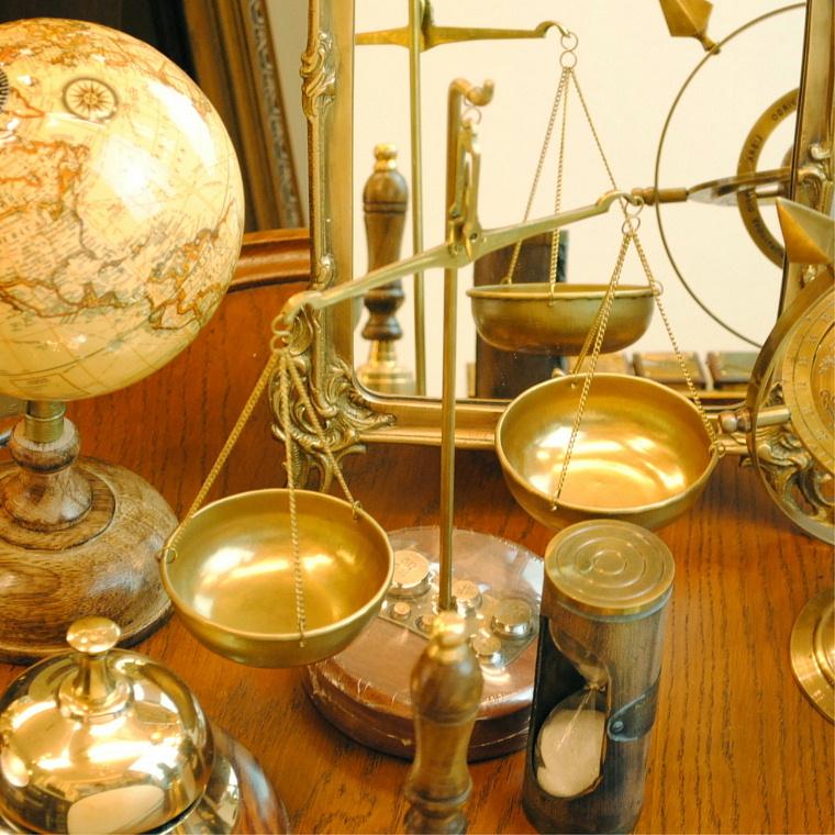 天秤 おしゃれ 真鍮製 アンティーク調 量り スケール 分銅付き 雑貨