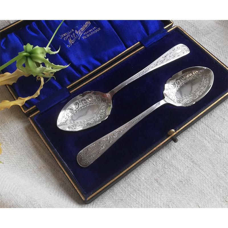 イギリスアンティーク レードル ブルー＆ホワイト ヴィクトリアン