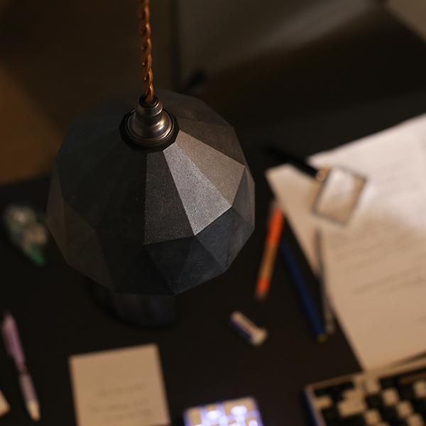 FUTAGAMI（フタガミ） ペンダントランプ 円錐 削り出し 真鍮 鋳肌