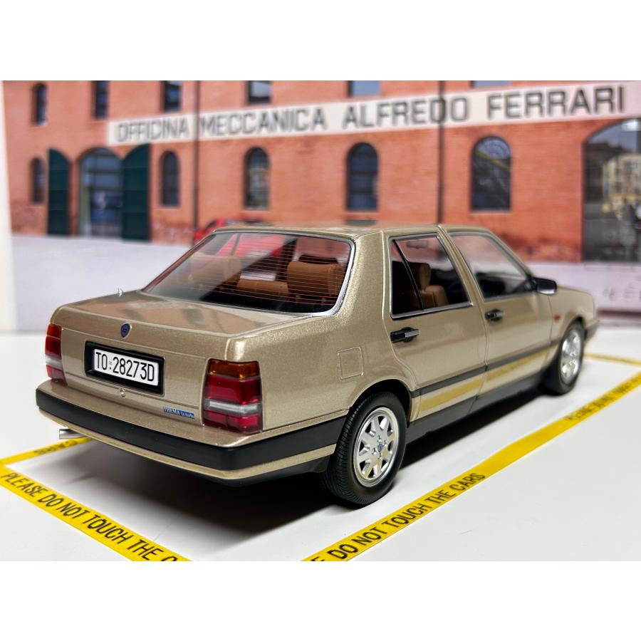 Mitica 1/18 LANCIA THEMA TURBO i.e. 1S 1984 PLATINO met ランチア