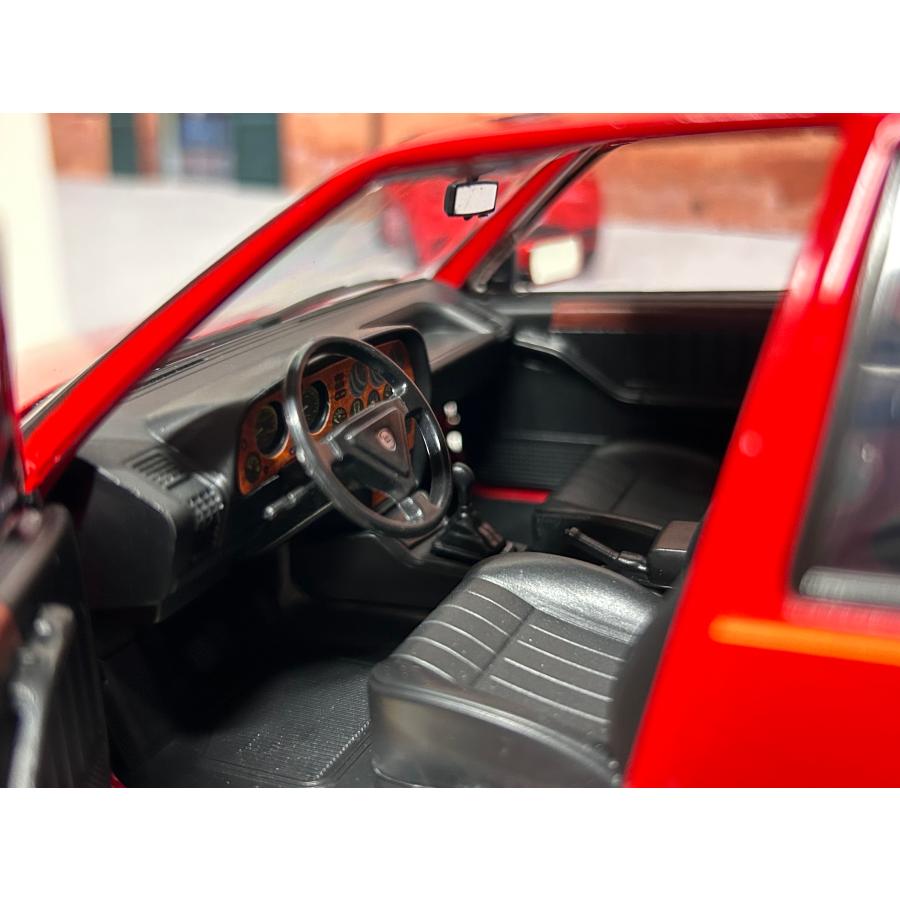 Mitica 1/18 LANCIA THEMA 8.32 FERRARI 2S 1988 フェラーリレッド