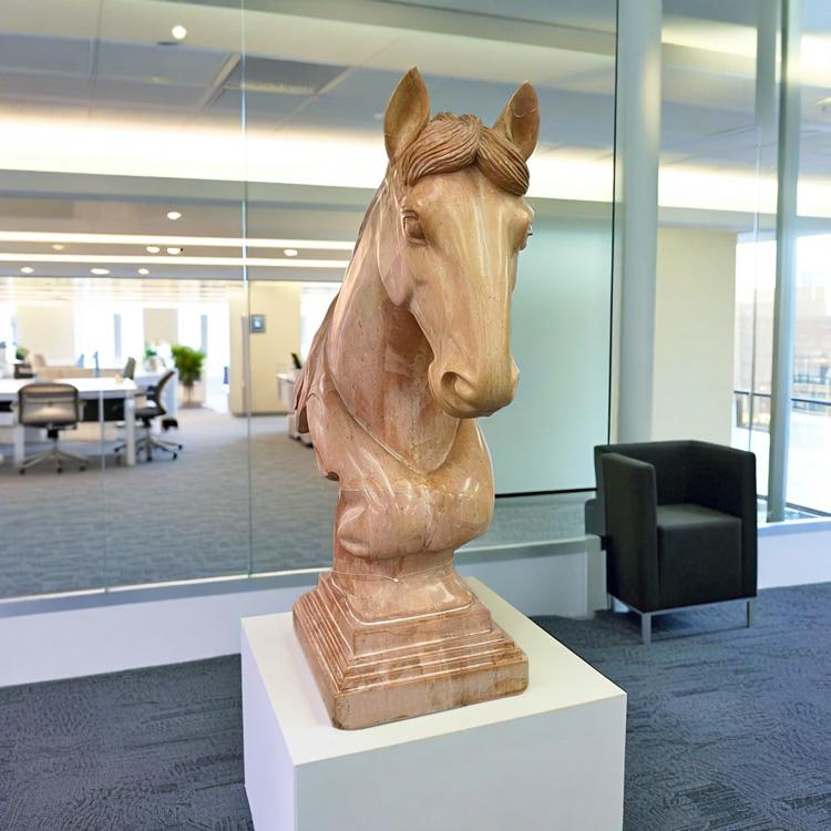 大理石彫刻 馬の頭部 (茶)高さ82cm 動物像 オブジェ ウマ 大理石 彫刻