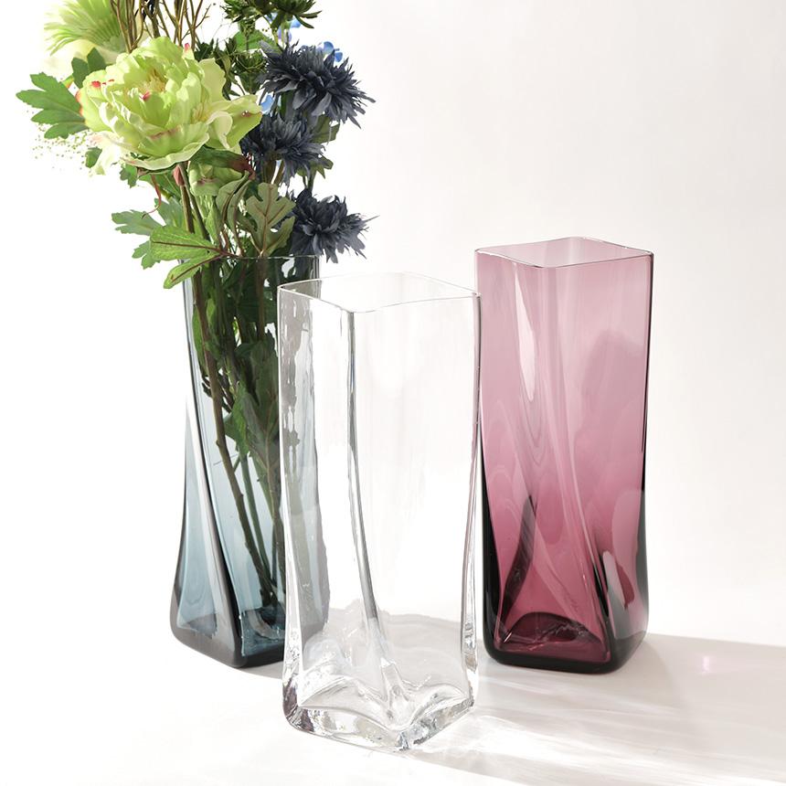 スパイラルデザインのオーダーガラス花瓶 スパイラルデザインの